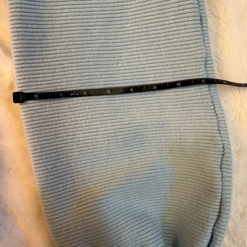 Light Blue V-Neck Sweater Dress with oversized Sleeves size large - Picture 13 of 14